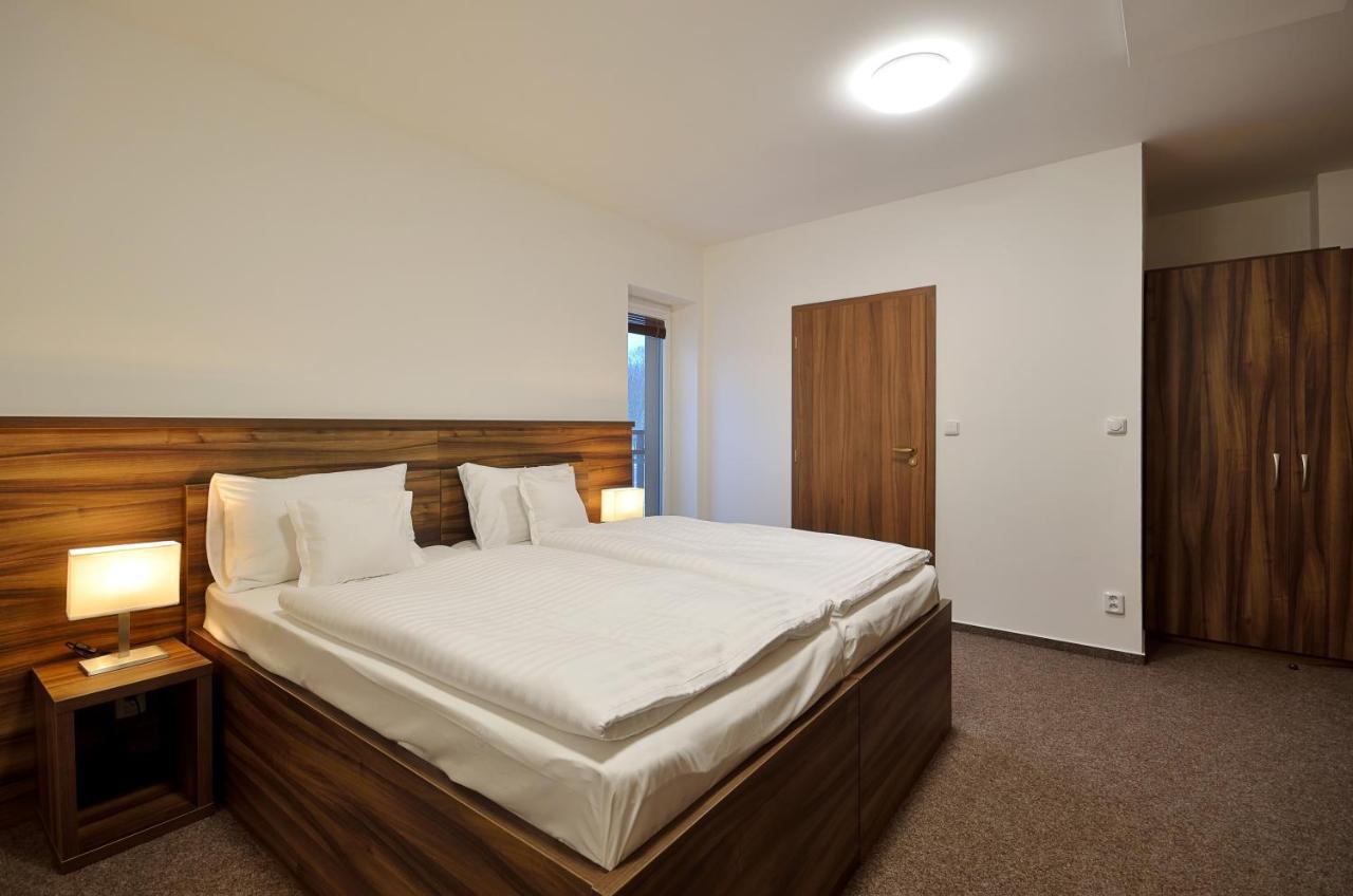 Penzion Kuzelna Hotel Трутнов Екстериор снимка